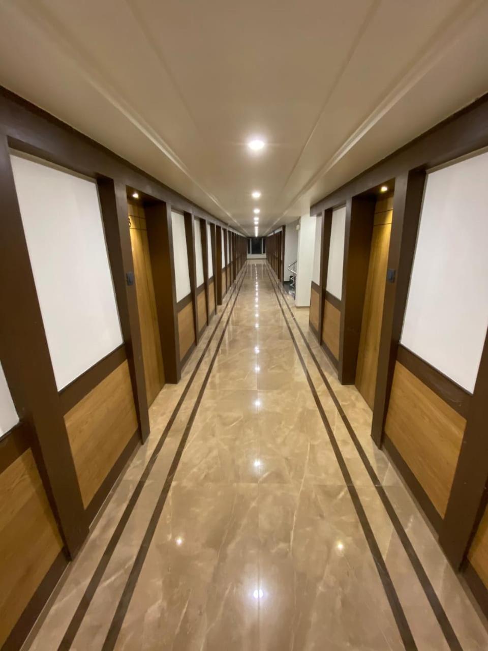 Hotel Evershine Раджкот Экстерьер фото